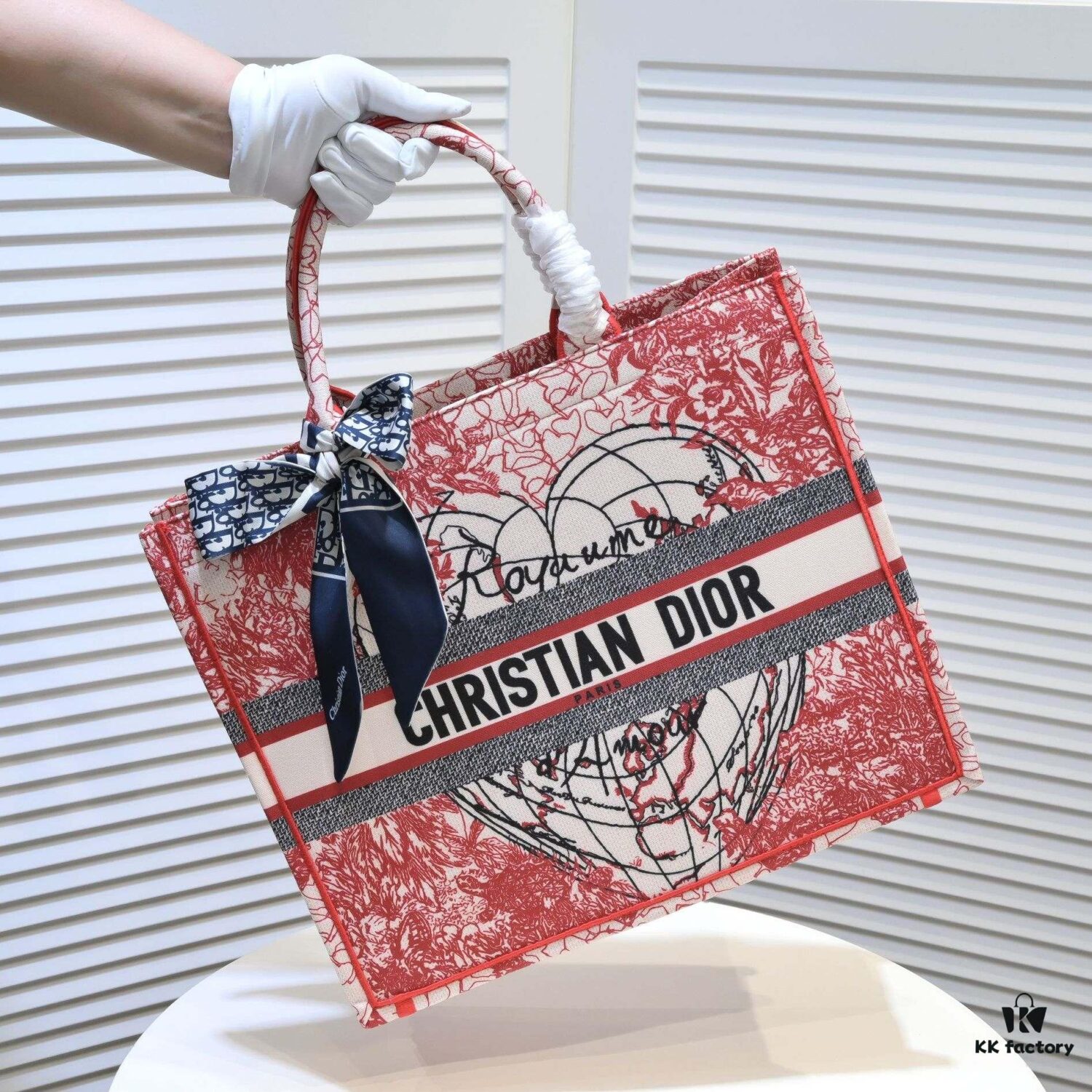 Large Size 🔥 Embroidered Edge Dior Shopping Tote – Official Store New Arrival, Limited Edition, Celebrity Style, Comes with Scarf