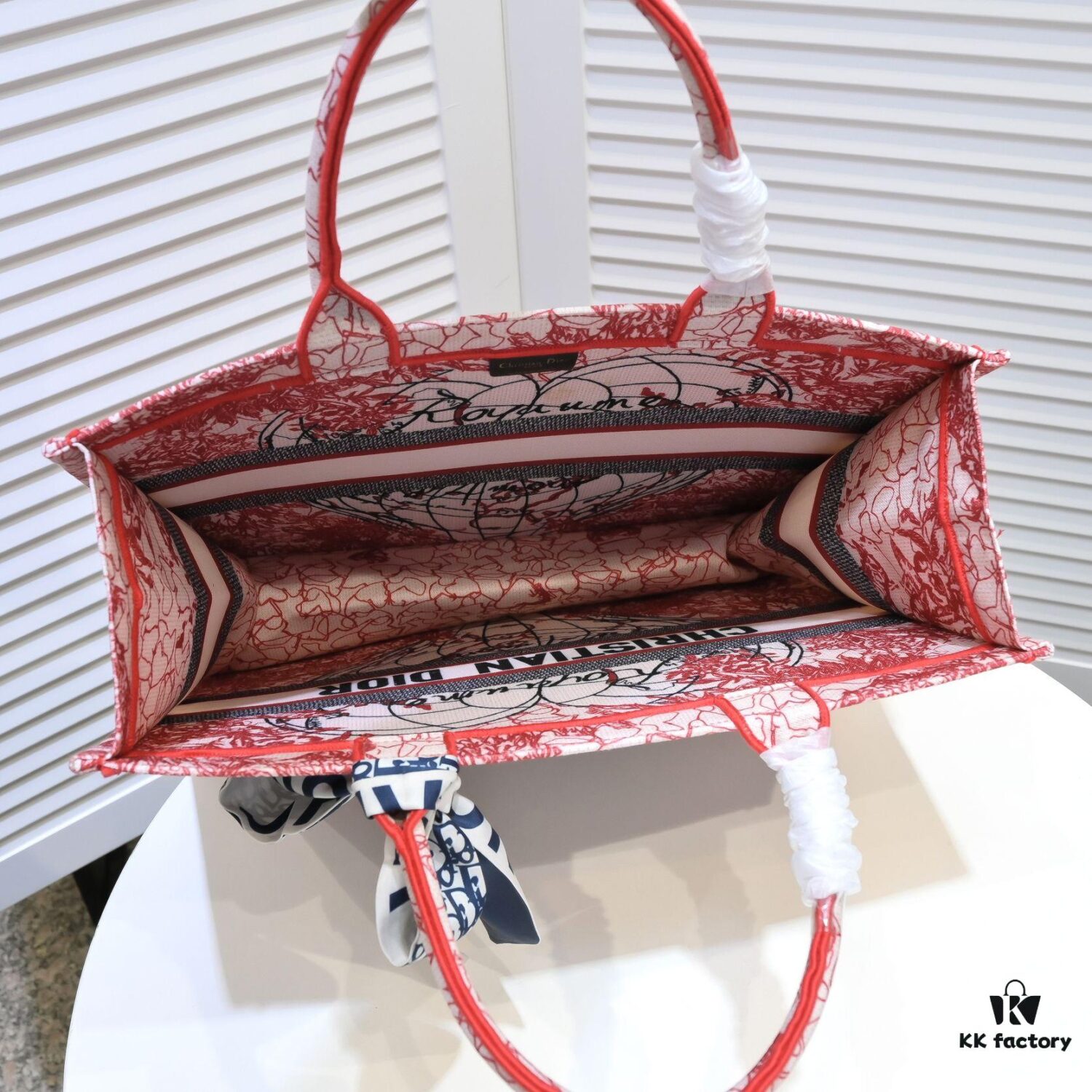 Large Size 🔥 Embroidered Edge Dior Shopping Tote – Official Store New Arrival, Limited Edition, Celebrity Style, Comes with Scarf