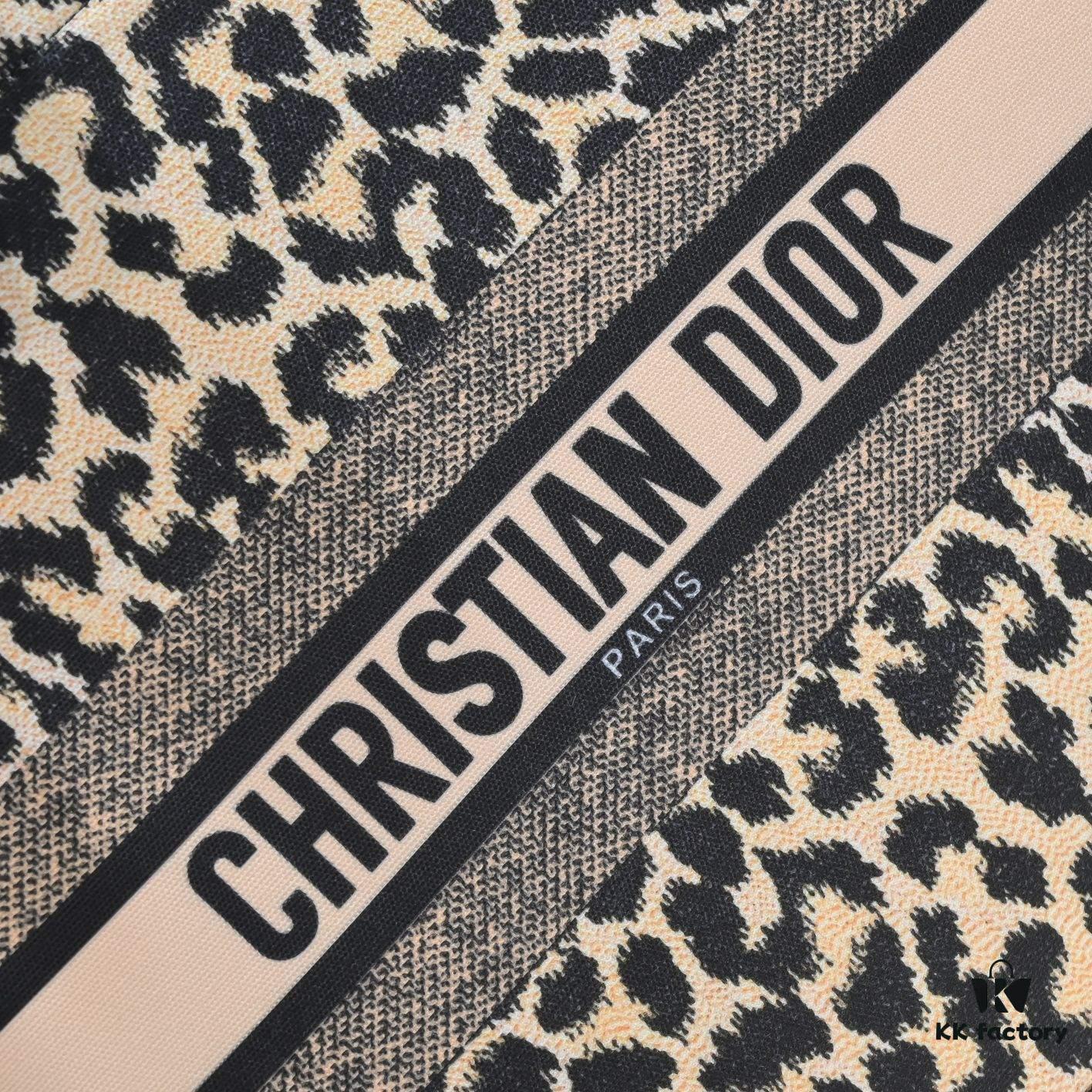 Large Size 🔥 Embroidered Edge Dior New Arrival Boutique Shopping Bag! Limited Edition, Same as Celebrity Style!