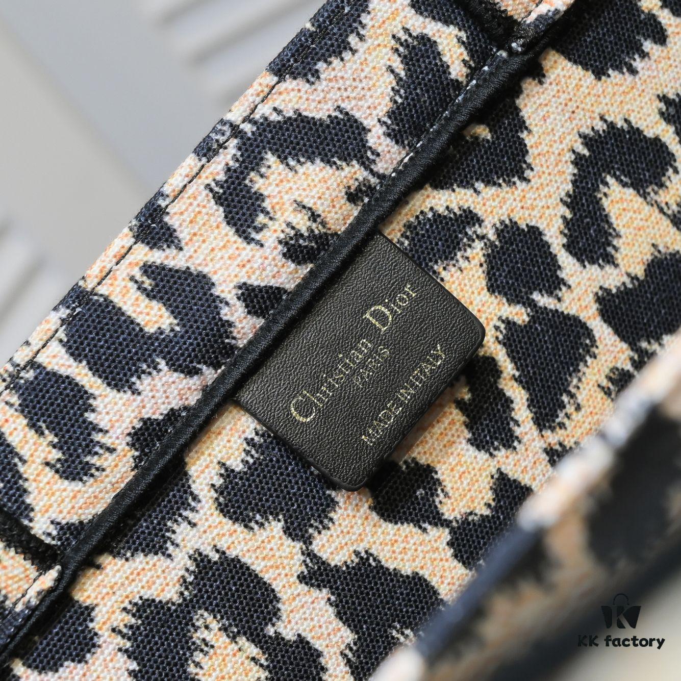 Large Size 🔥 Embroidered Edge Dior New Arrival Boutique Shopping Bag! Limited Edition, Same as Celebrity Style!