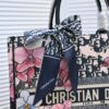Large Size with Scarf 🔥 Embroidered Edge ➔ Dior New Arrival Shopping Tote! Counter Synchronized Update! Limited Edition Celebrity Style! Extremely Stylish! Imported Fabric 👍 High-End Quality! Seamlessly Matches Authentic Counter Products! Extra Large Capacity, Ideal for Outings 👍