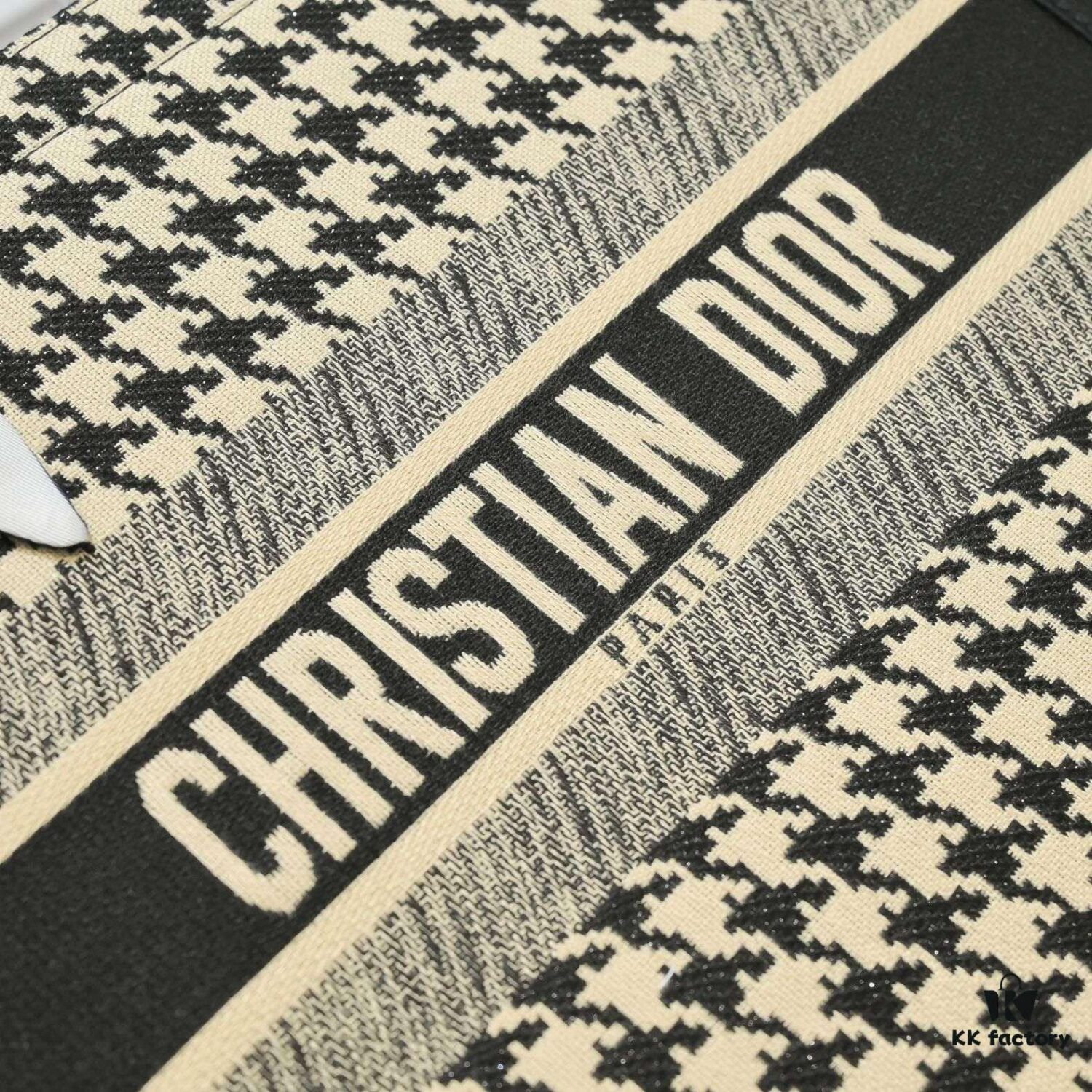 Original Order Fabric, with Scarf Mini Size, Bound Edges, Dior New Arrival Shopping Tote! Store Version Synchronized Update! Limited Edition Worn by Celebrities! Extremely Stylish! Imported Fabric, High-End Quality!