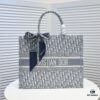 Large Size with Silk Scarf 🔥 Embroidered Edge Dior New Arrival Shopping Tote! Counter Synchronized Update! Limited Edition Worn by Celebrities! Extremely Stylish! Imported Fabric, High-End Quality! Seamlessly Matches Authentic Counter Version! Extra-Large Capacity, Ideal for Outings!
