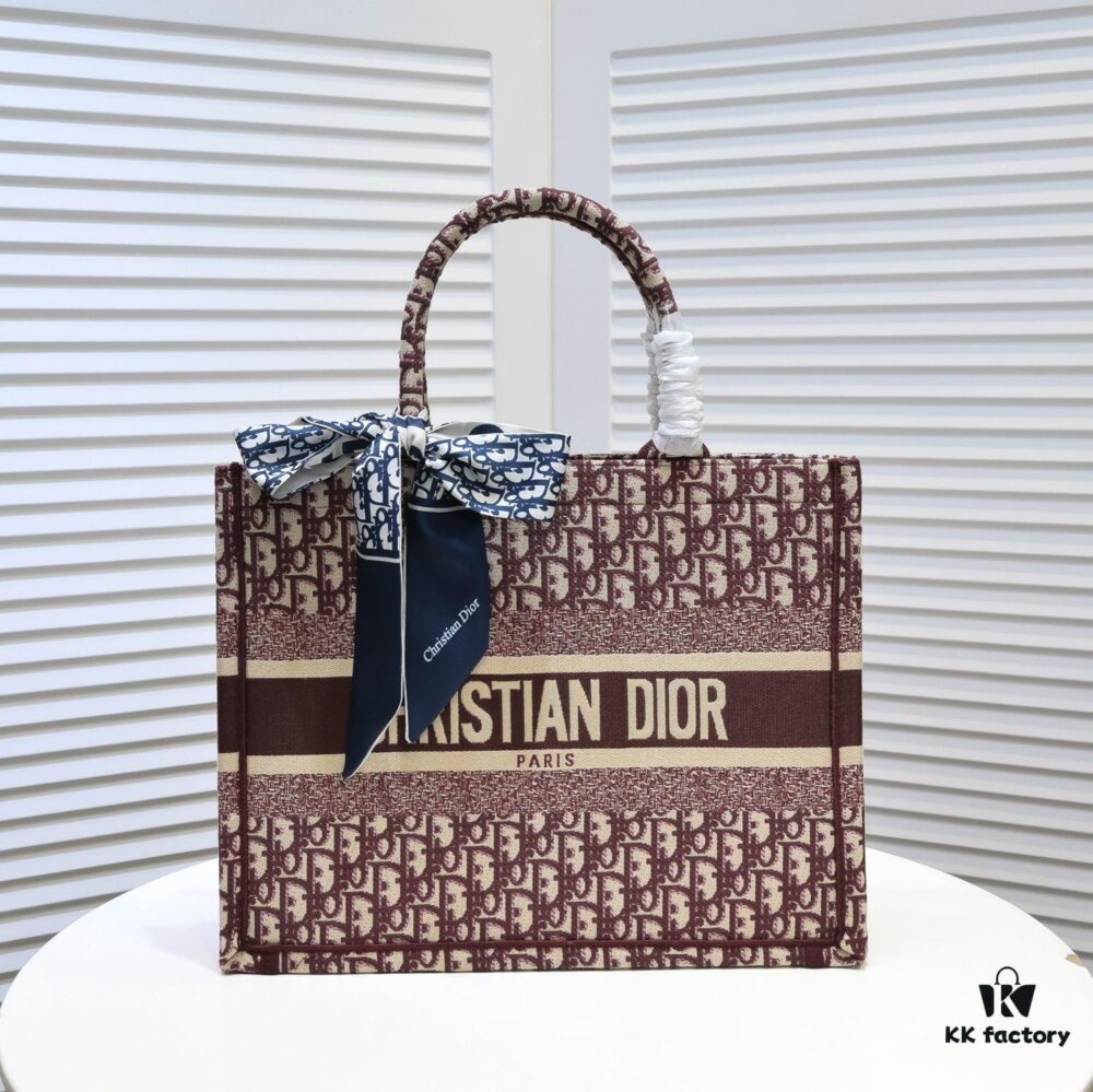 Dior Small Shopping Bag with Silk Scarf, Bound Edges, New Arrival from Dior Counter, Limited Edition Worn by Celebrities, Stylish and Elegant, Imported Fabric, High-End Quality