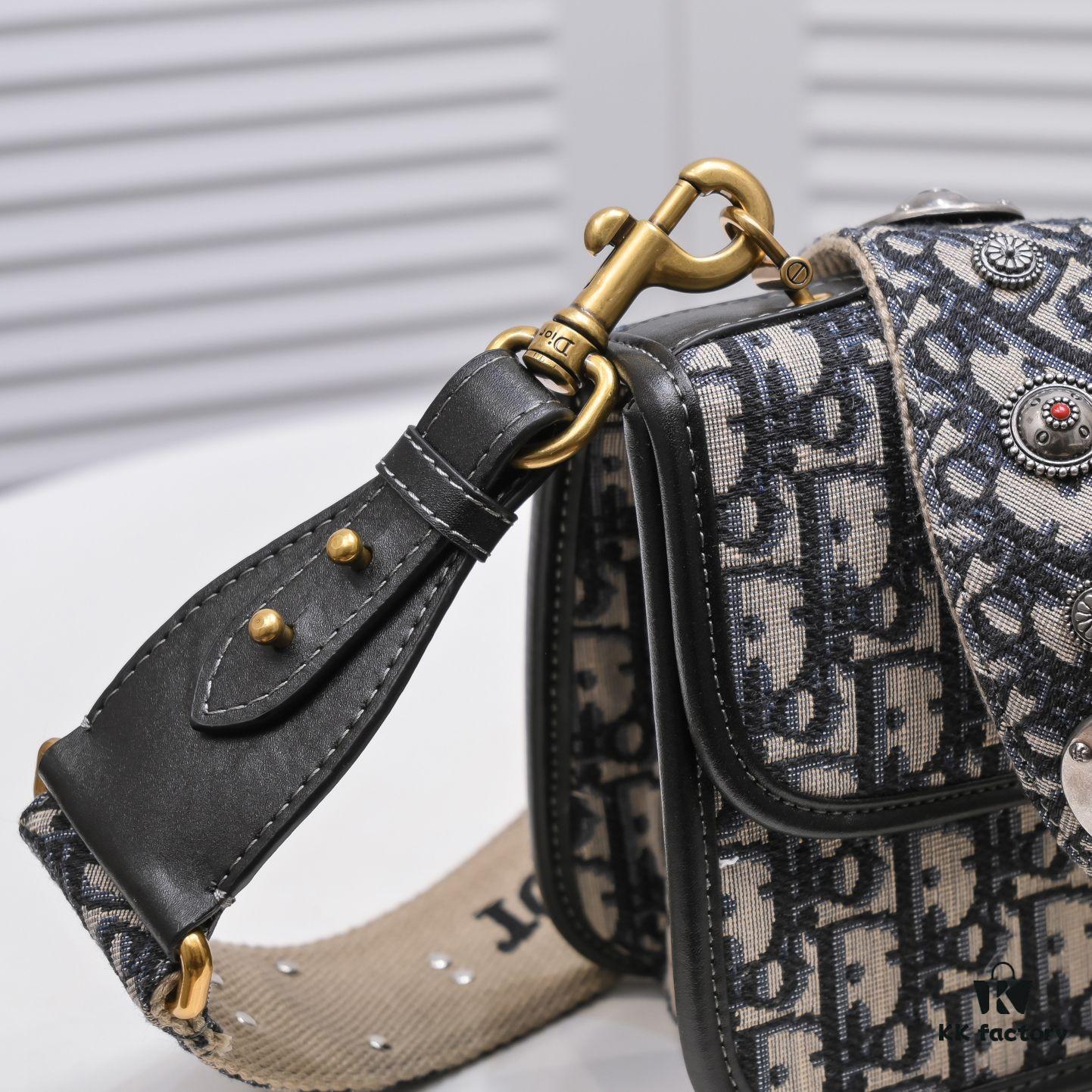 Shoulder Strap Style 🔥🔥‼ Original Design Development! No Detail Overlooked... DIOR OBLIQUE Flap Top-Handle Mini Bag, Signature Canvas with Smooth Calfskin Trim, Vintage Gold-Tone Metal Lock Closure, Detachable Chain Strap with 'CD' Logo in Vintage Gold-Tone Metal, Can Be Carried as a Shoulder or Crossbody Bag