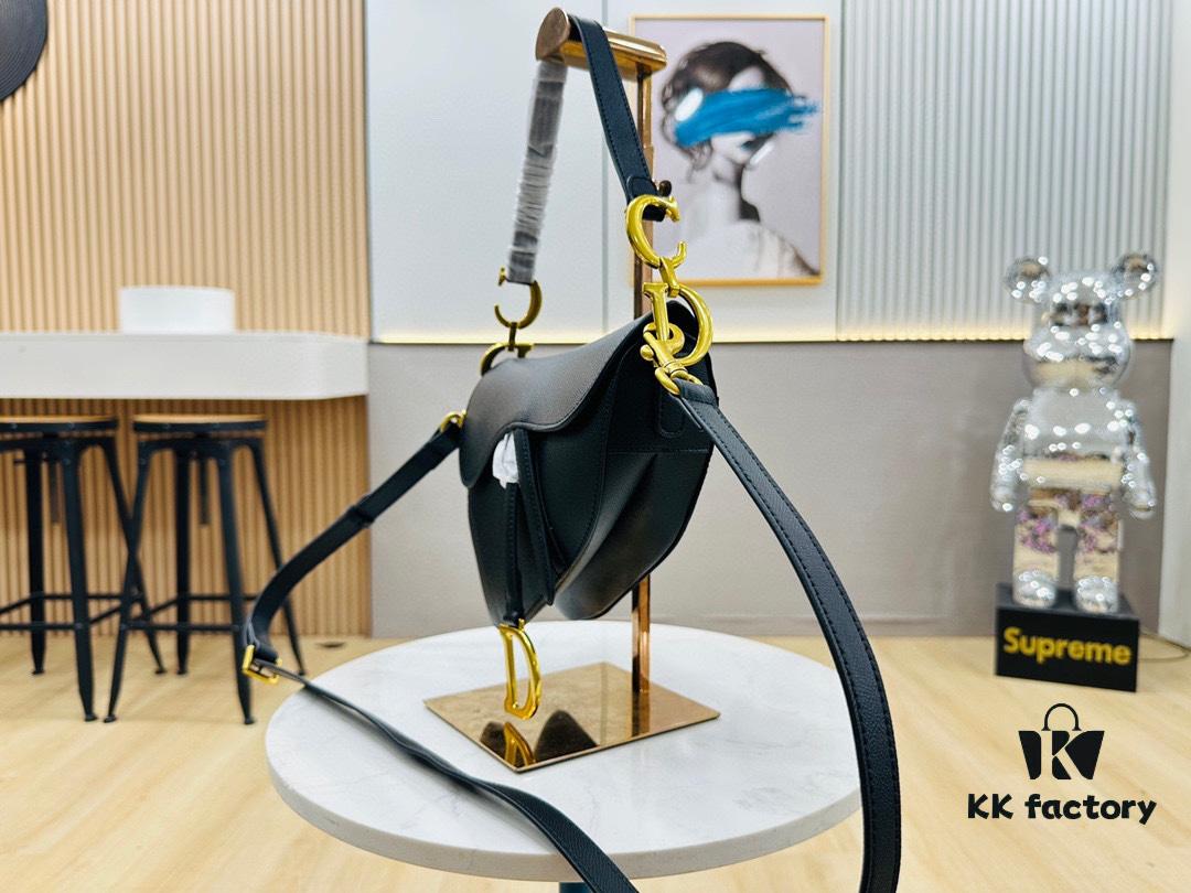 New Arrival☀️ Palm Grain Saddle Bag – Be a Classic with Classics