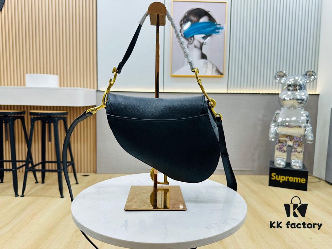 New Arrival☀️ Palm Grain Saddle Bag – Be a Classic with Classics