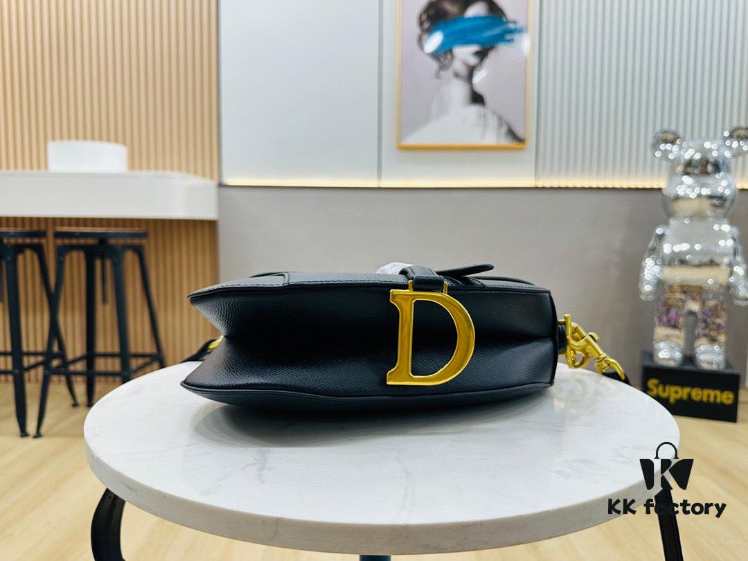 New Arrival☀️ Palm Grain Saddle Bag – Be a Classic with Classics