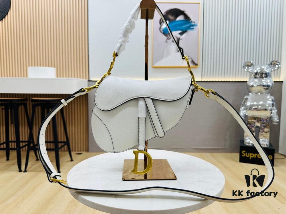 New Arrival☀️ Palm Grain Saddle Bag – Be a Classic with Classics