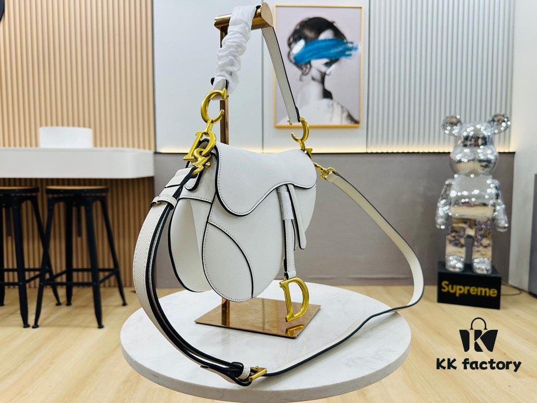 New Arrival☀️ Palm Grain Saddle Bag – Be a Classic with Classics