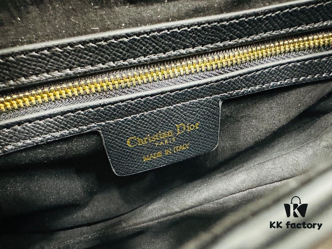 New Arrival☀️ Palm Grain Saddle Bag – Be a Classic with Classics