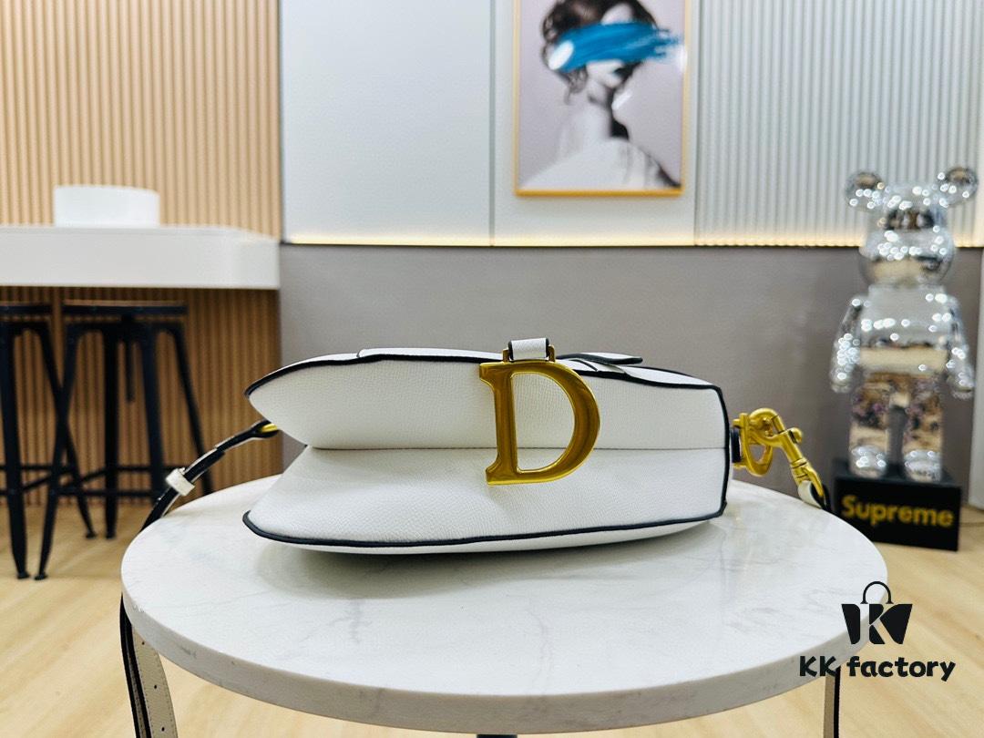 New Arrival☀️ Palm Grain Saddle Bag – Be a Classic with Classics