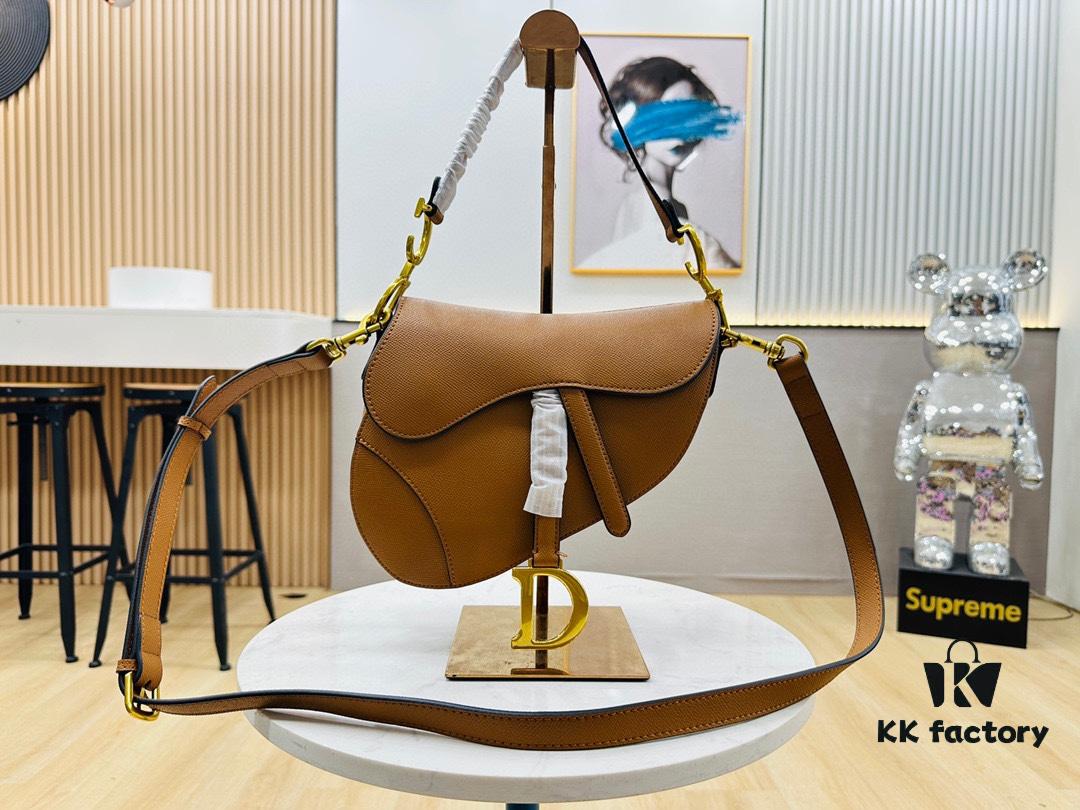 New Arrival☀️ Palm Grain Saddle Bag – Be a Classic with Classics