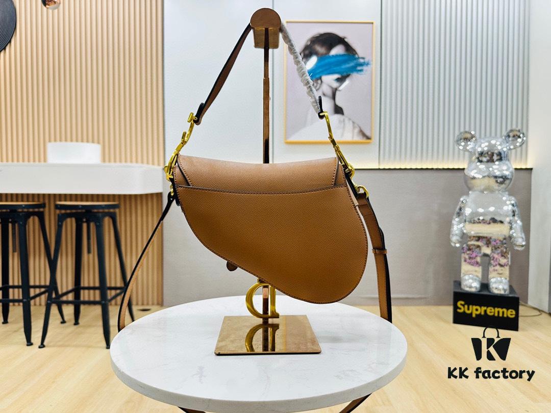 New Arrival☀️ Palm Grain Saddle Bag – Be a Classic with Classics