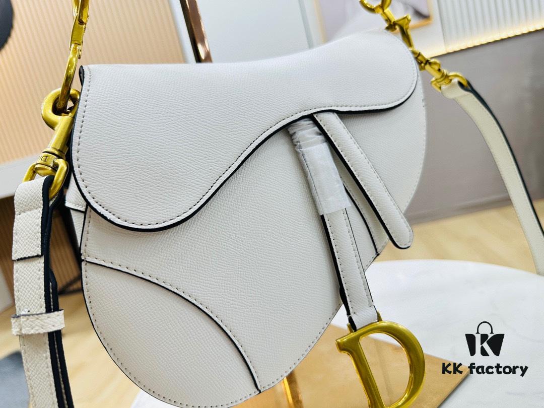 New Arrival☀️ Palm Grain Saddle Bag – Be a Classic with Classics