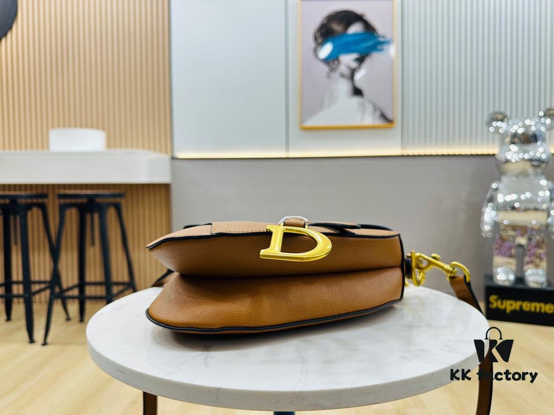 New Arrival☀️ Palm Grain Saddle Bag – Be a Classic with Classics