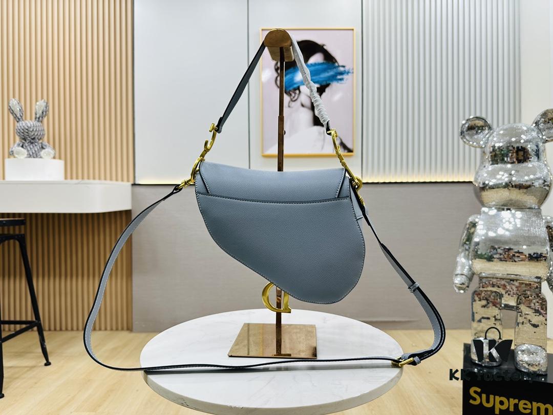 New Arrival☀️ Palm-Marked Saddle Bag Be a Classic with Classics Fashion Comes and Goes👉 Classics Are Forever