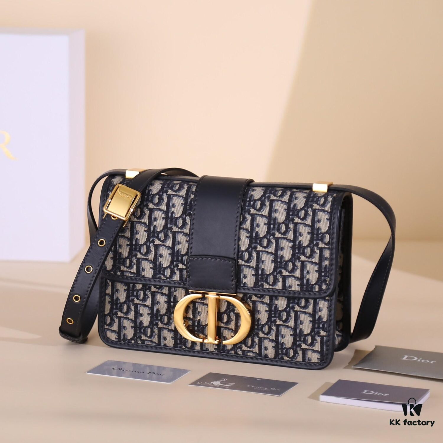 MONTAIGNE Leather Shoulder Strap M9203