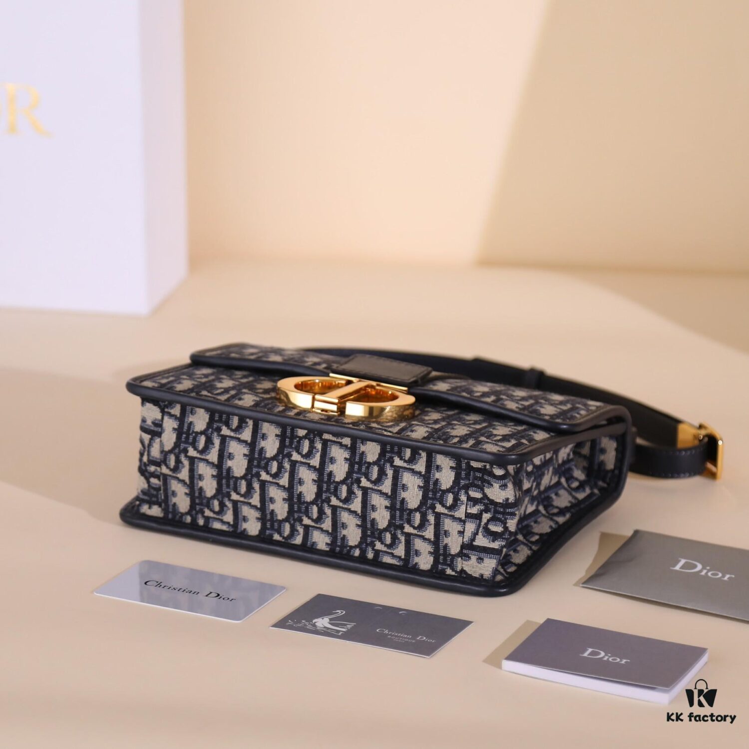 MONTAIGNE Leather Shoulder Strap M9203