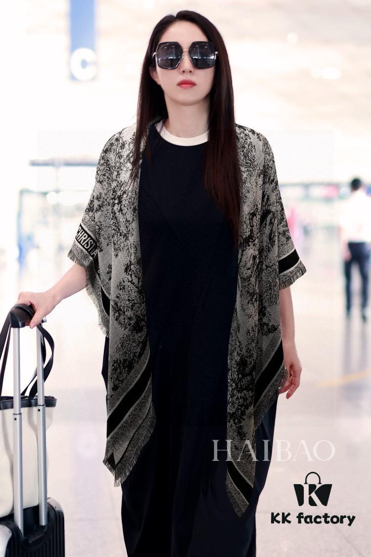 Hot Sale! Authentic High-End Dior Latest Collection 'D Jungle Animal' 140 Shawl - Cashmere Blend Square Scarf