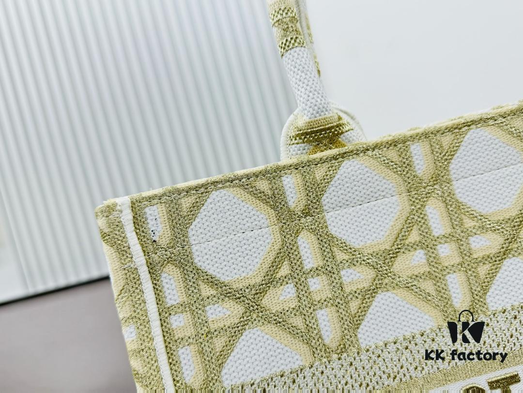 Thick Thread, Heavy Fabric Original Order Medium Di0r Book Tote