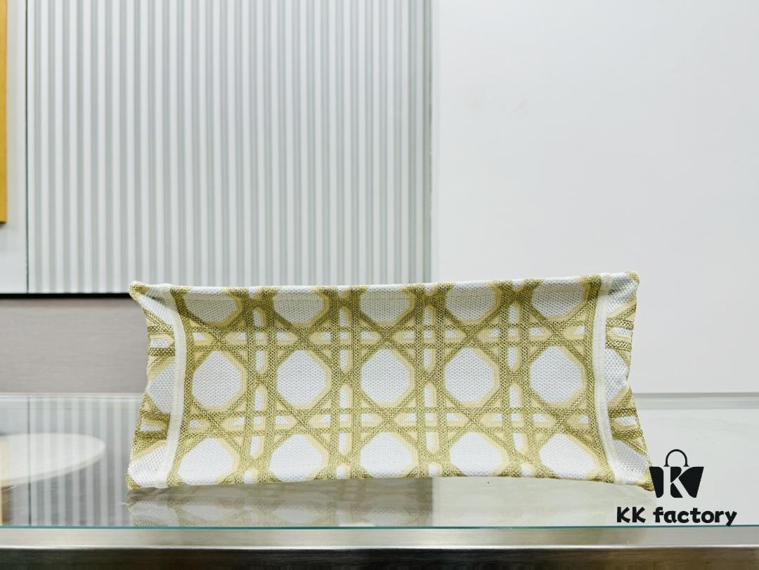 Thick Thread, Heavy Fabric Original Order Medium Di0r Book Tote