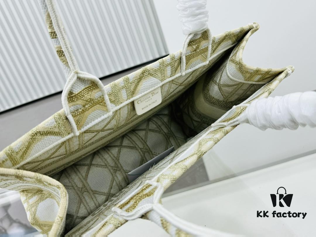 Thick Thread, Heavy Fabric Original Order Medium Di0r Book Tote