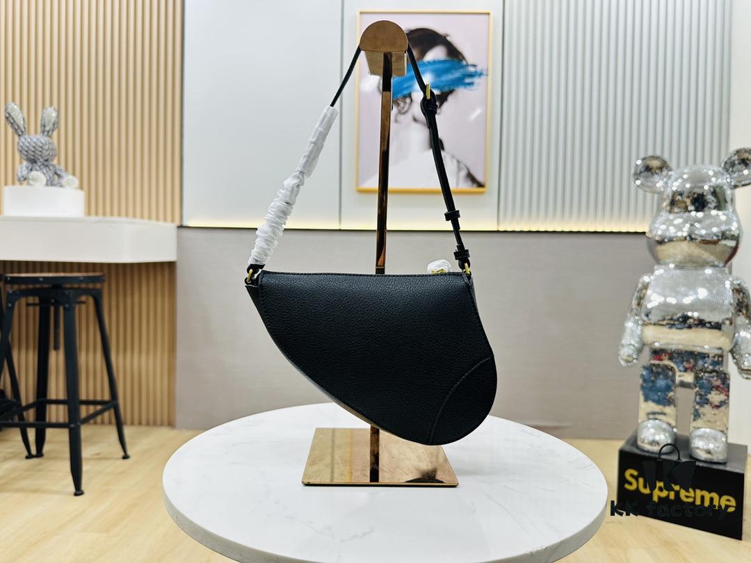 Christian Dior New Saddle Bag - Crescent Underarm Bag