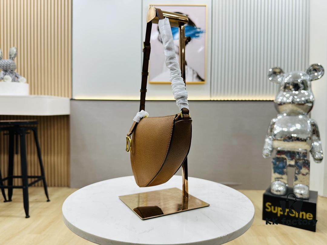 Christian Dior New Saddle Bag - Crescent Armpit Bag