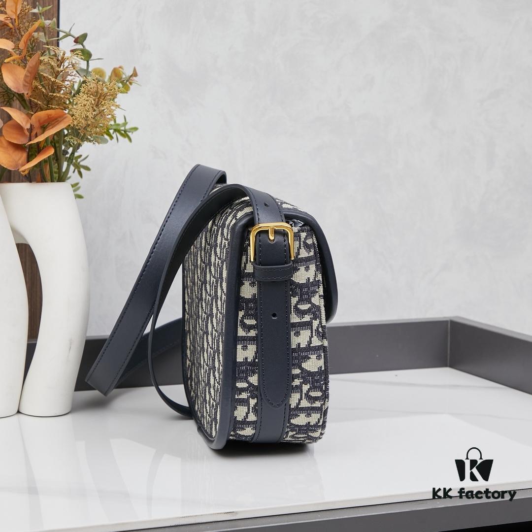 Dior Bobby Medium vs Large | Smooth Calfskin with Suede Lining from the 30 Montaigne Collection