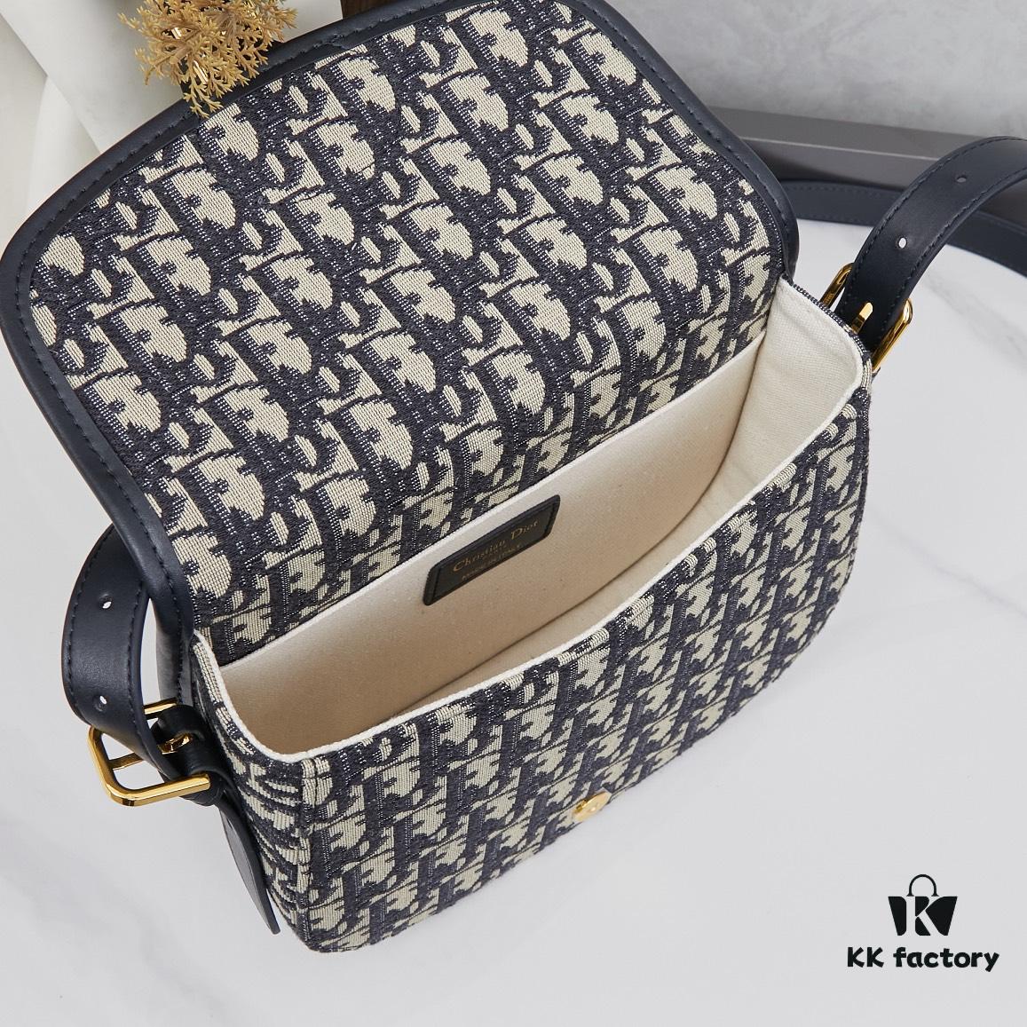 Dior Bobby Medium vs Large | Smooth Calfskin with Suede Lining from the 30 Montaigne Collection