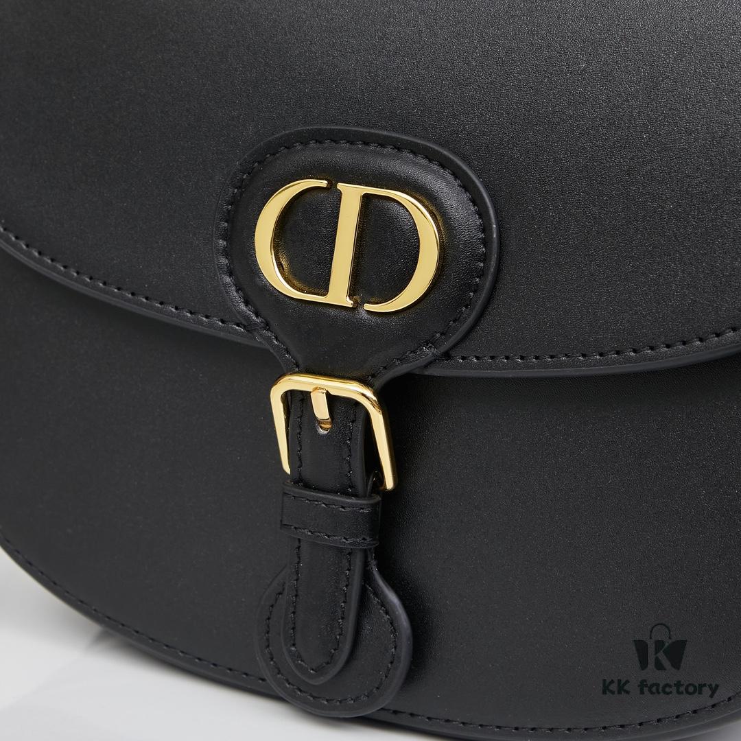 Dior Bobby Medium vs Large | Smooth Calfskin with Suede Lining from the 30 Montaigne Collection