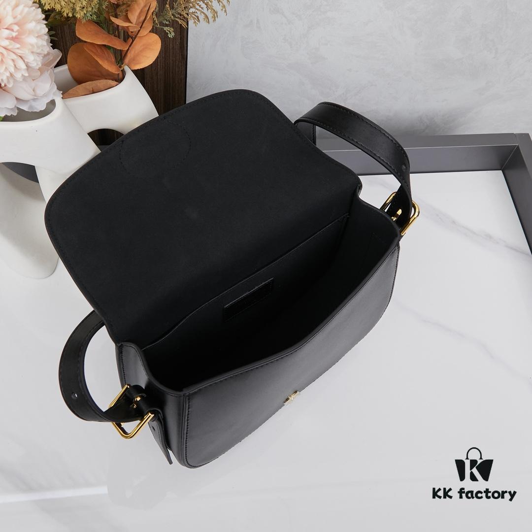 Dior Bobby Medium vs Large | Smooth Calfskin with Suede Lining from the 30 Montaigne Collection