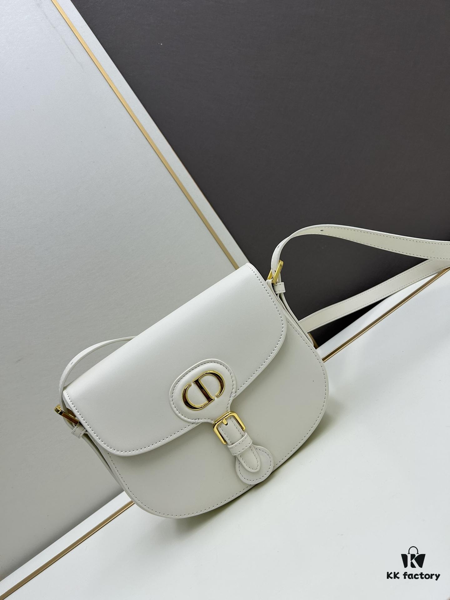 Dior Bobby Medium vs Large | Smooth Calfskin with Suede Lining from the 30 Montaigne Collection