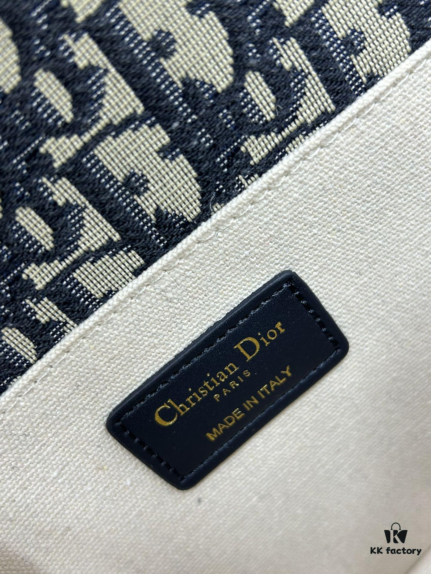 Dior Bobby Medium vs Large Size Leather Bag from 30 Montaigne Collection