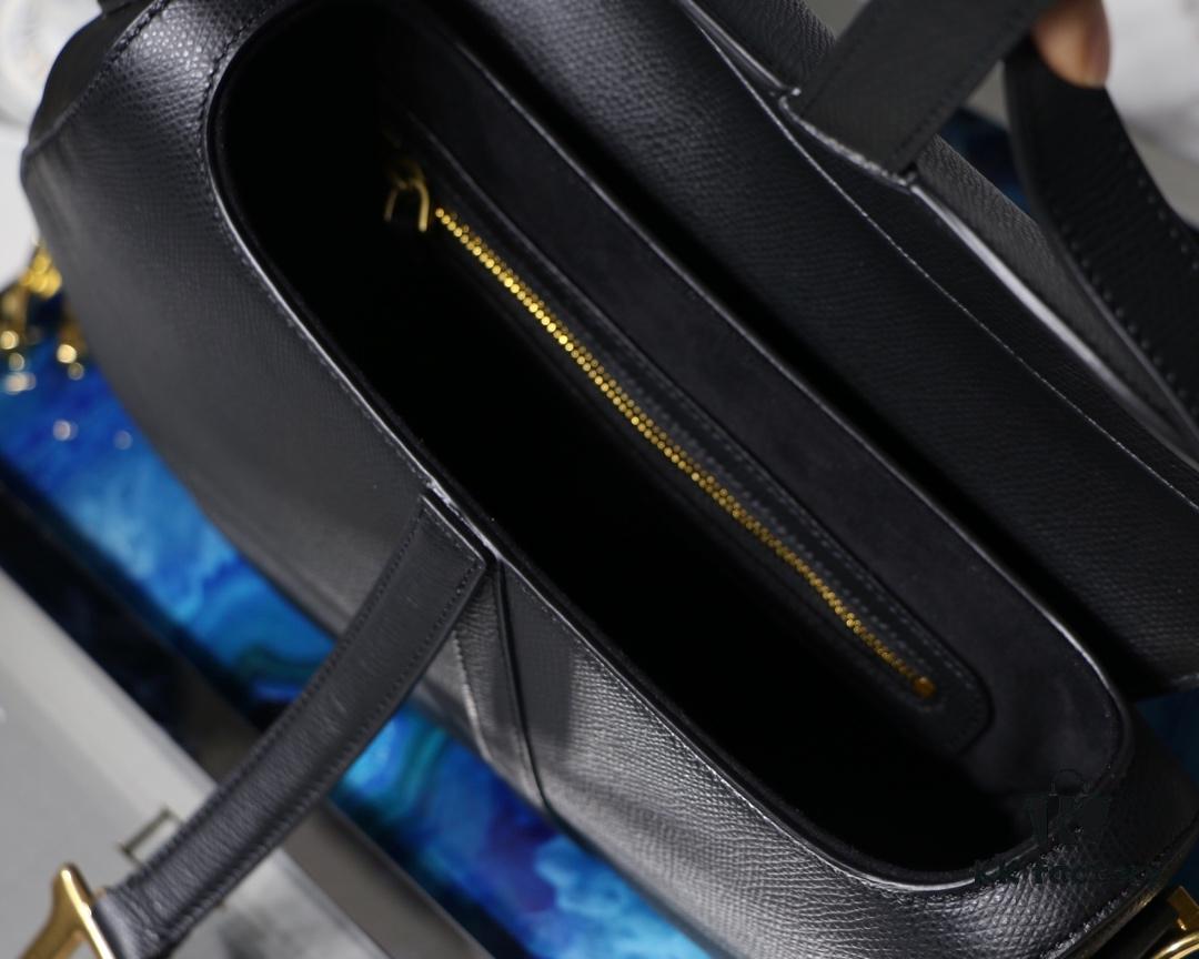 Dior Black Saddle Palm-Grain Series M0446 with Lettered Strap