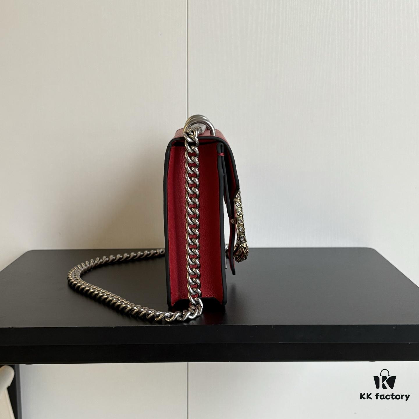 Authentic Shot # Model: 421970 Red Leather Size: 20✖️15.5✖️5cm Classic Timeless Dionysus Series Divine Design! Tiger Head Hardware and Chain with Excellent Texture! PVC with Leather Trim Single Compartment Plenty of Space for Powder Case, Phone, Lipstick – Effortlessly Stylish When Carried Outdoors ✅