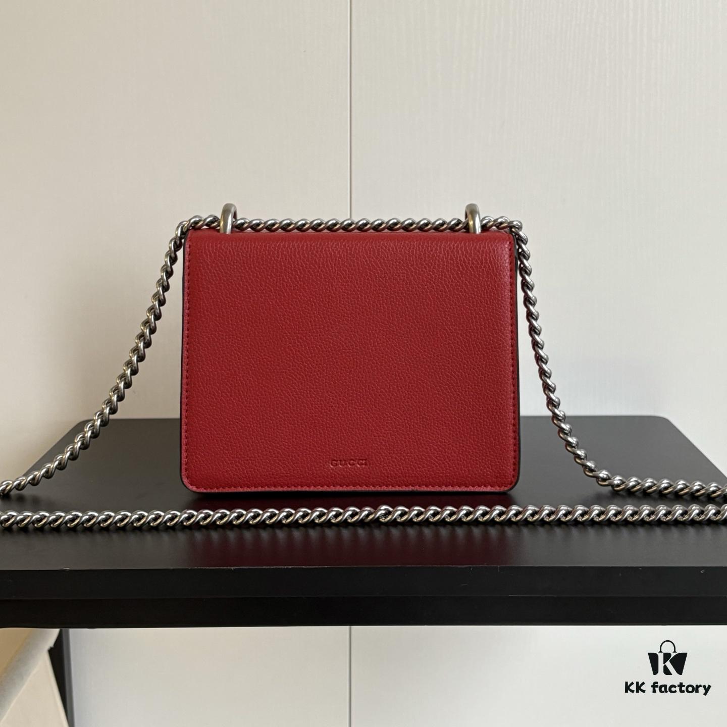 Authentic Shot # Model: 421970 Red Leather Size: 20✖️15.5✖️5cm Classic Timeless Dionysus Series Divine Design! Tiger Head Hardware and Chain with Excellent Texture! PVC with Leather Trim Single Compartment Plenty of Space for Powder Case, Phone, Lipstick – Effortlessly Stylish When Carried Outdoors ✅