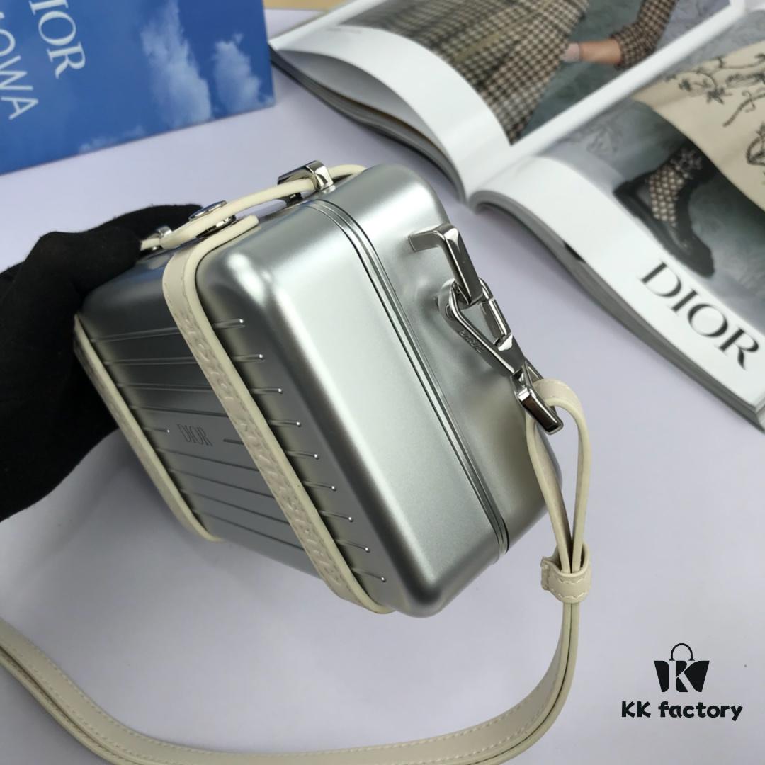 DIOᖇ🎉🎉 & RIMOWA Collaborative Limited Edition Mini Luggage Bag