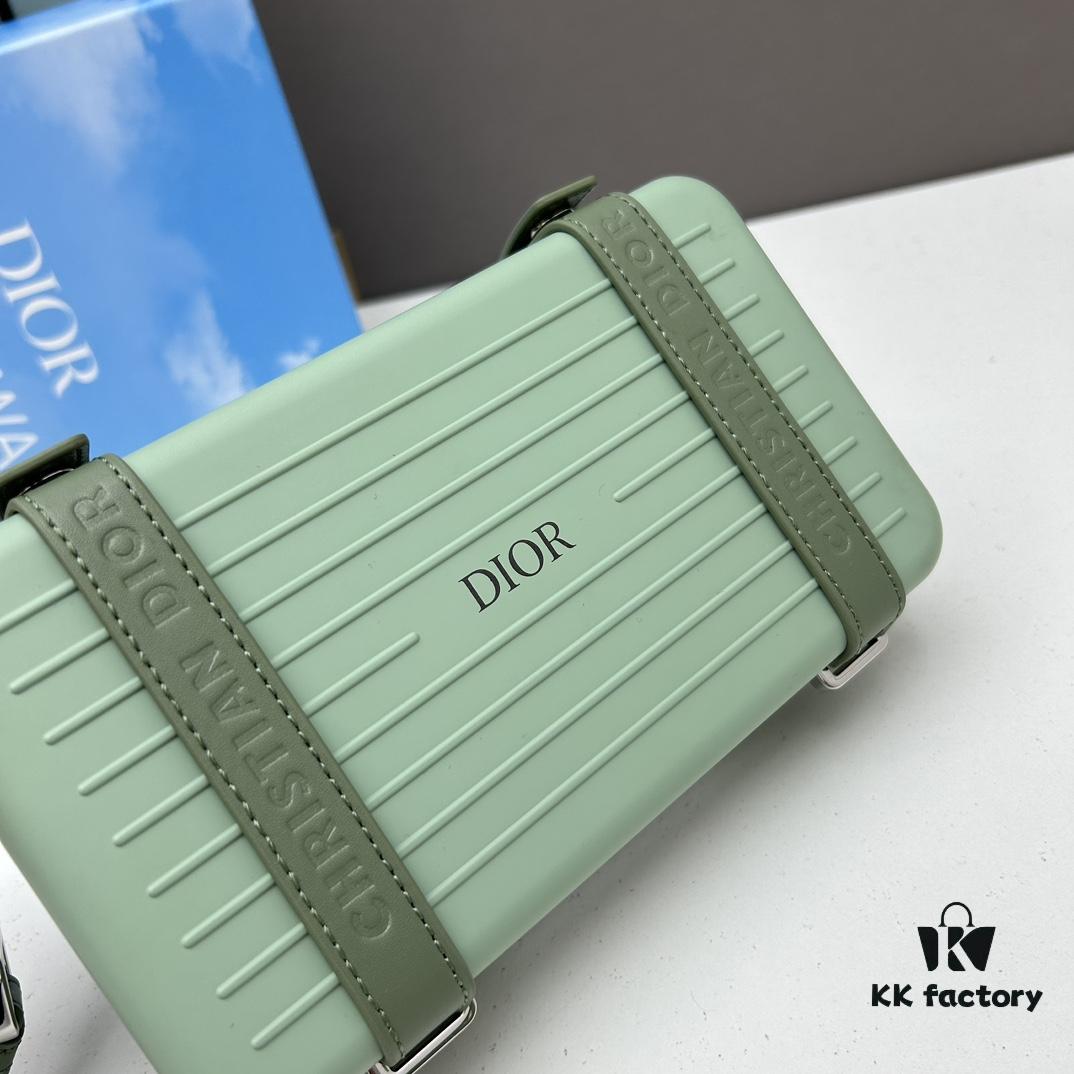 DIOᖇ 🎉🎉 & RIMOWA Collaborative Limited Edition Mini Luggage Bag
