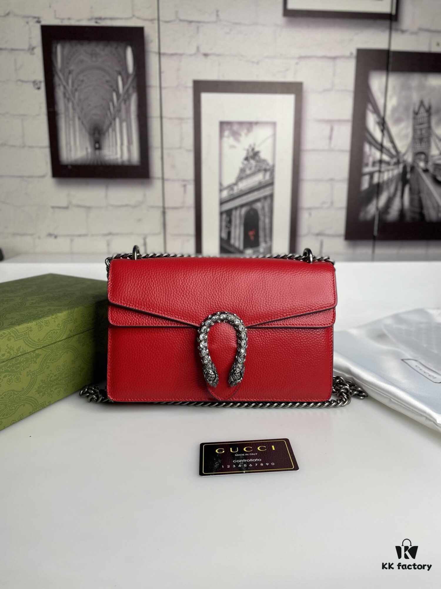 Crinkled Leather with Double Tiger Head Clasp Inspired by the Greek Myth of Dionysus, Dual Flap Pockets, Handheld or Crossbody Bag, Model: 400249, Size: 28x15x7