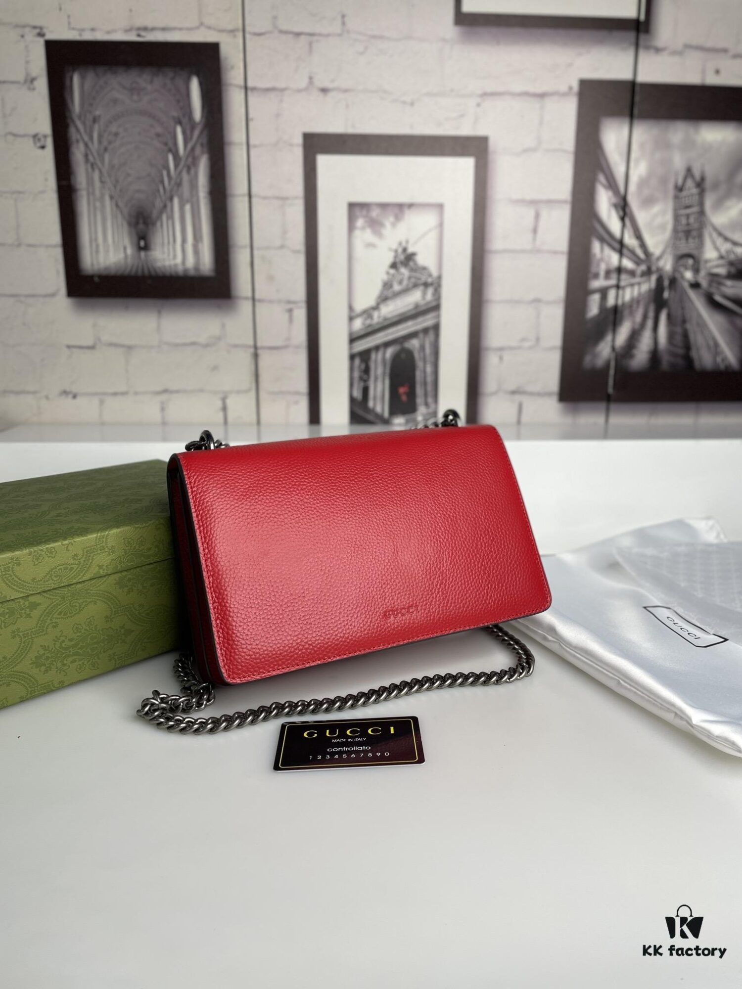 Crinkled Leather with Double Tiger Head Clasp Inspired by the Greek Myth of Dionysus, Dual Flap Pockets, Handheld or Crossbody Bag, Model: 400249, Size: 28x15x7