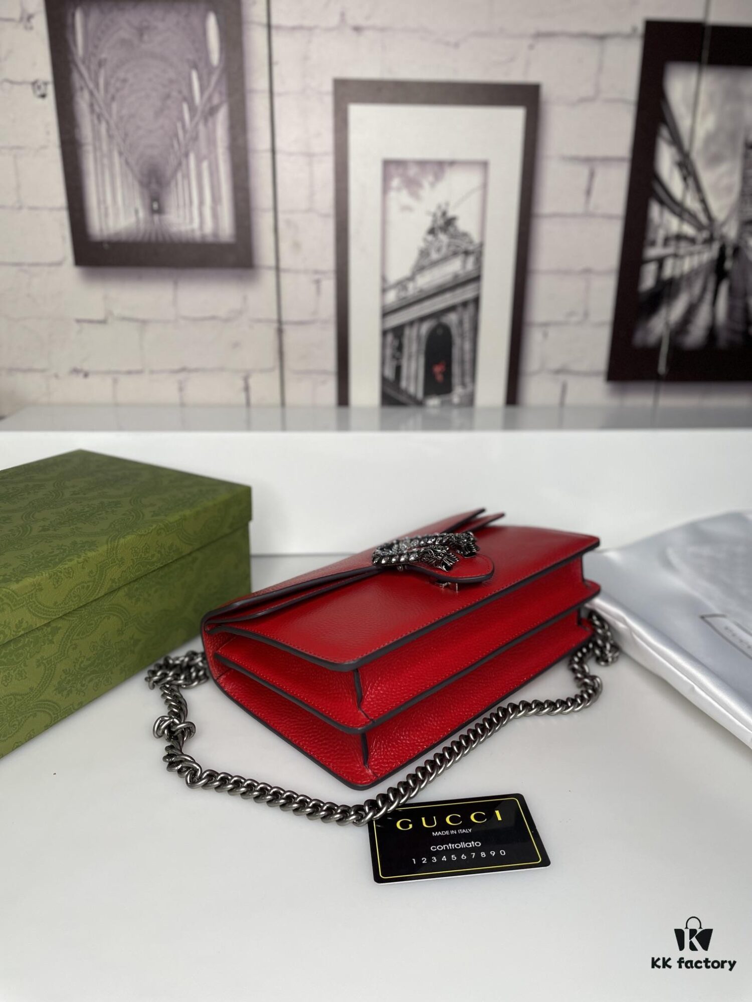 Crinkled Leather with Double Tiger Head Clasp Inspired by the Greek Myth of Dionysus, Dual Flap Pockets, Handheld or Crossbody Bag, Model: 400249, Size: 28x15x7