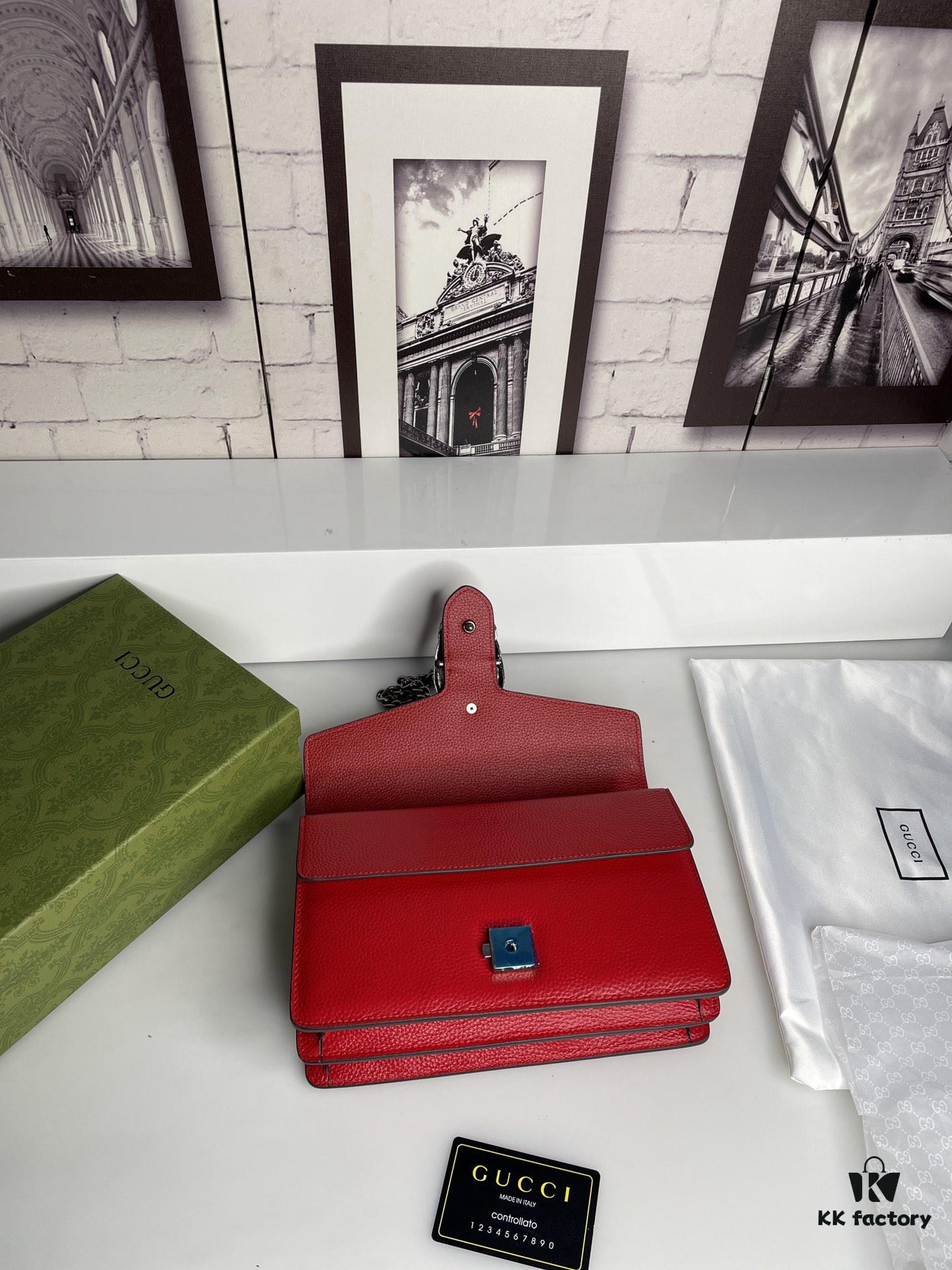 Crinkled Leather with Double Tiger Head Clasp Inspired by the Greek Myth of Dionysus, Dual Flap Pockets, Handheld or Crossbody Bag, Model: 400249, Size: 28x15x7