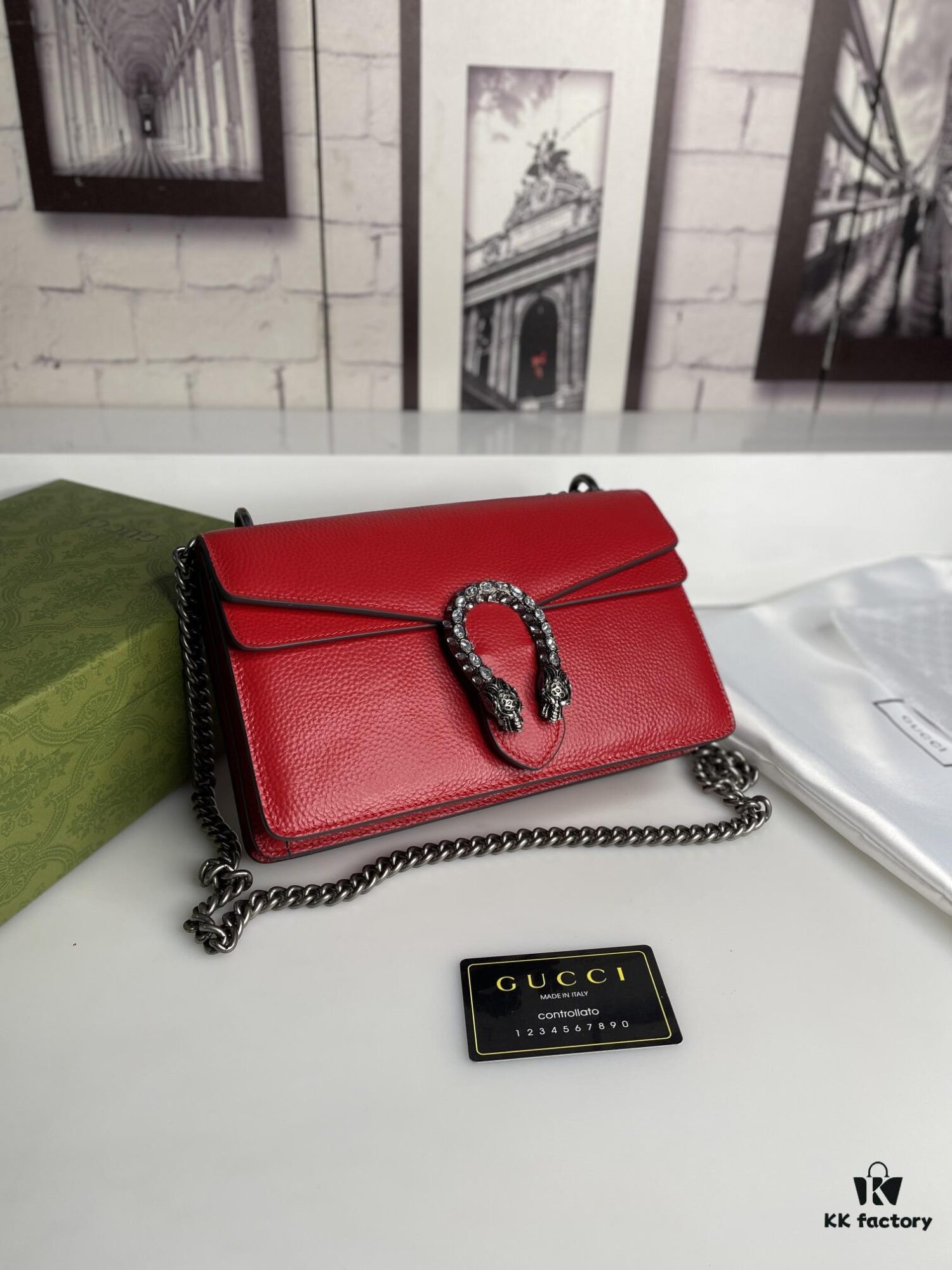 Crinkled Leather with Double Tiger Head Clasp Inspired by the Greek Myth of Dionysus, Dual Flap Pockets, Handheld or Crossbody Bag, Model: 400249, Size: 28x15x7