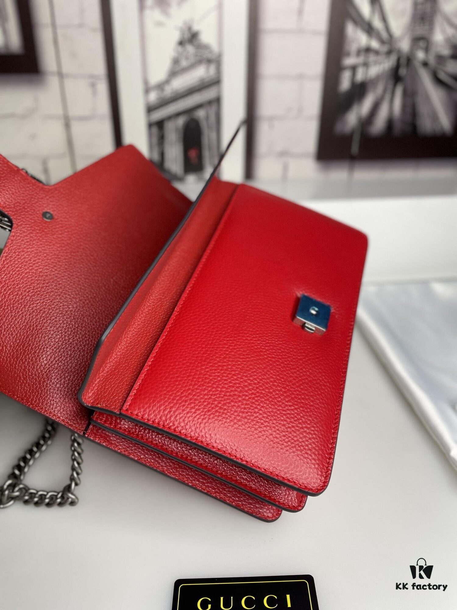 Crinkled Leather with Double Tiger Head Clasp Inspired by the Greek Myth of Dionysus, Dual Flap Pockets, Handheld or Crossbody Bag, Model: 400249, Size: 28x15x7