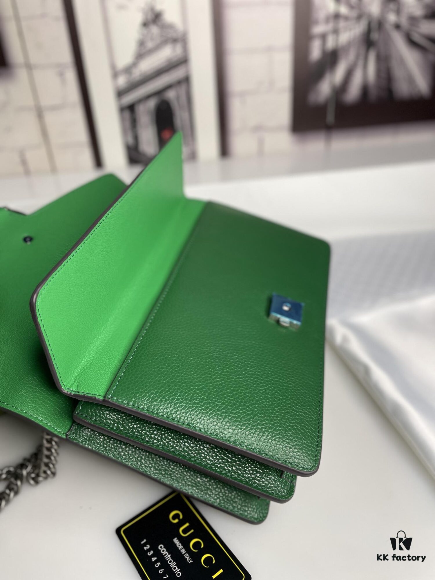 Crinkled Leather with Double Tiger Head Clasp Inspired by the Greek Myth of Dionysus, Dual Flap Pockets, Handheld or Crossbody Bag, Model: 400249, Size: 28x15x7