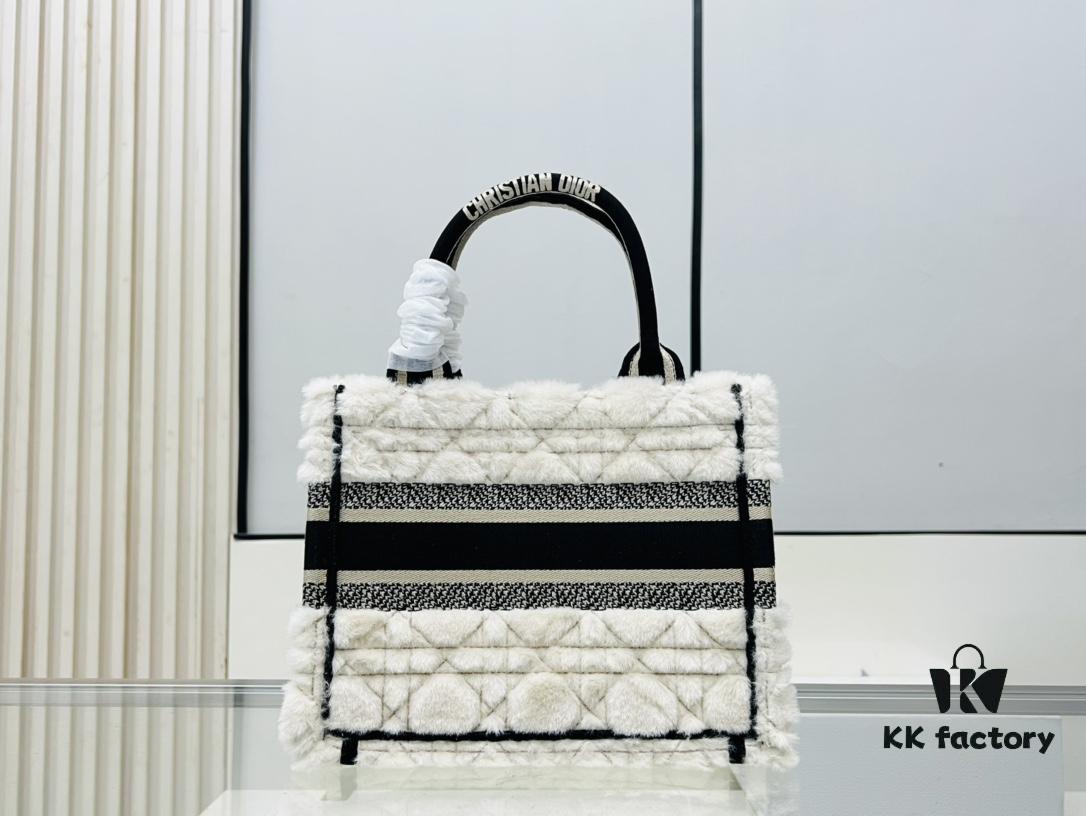 Authentic Thick Fabric Warning  ️ Small Size White Fur is Black 【Book Tote】