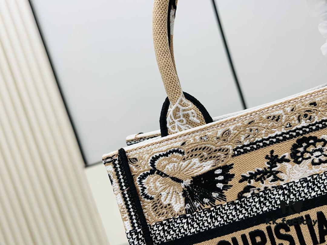 Authentic Thick Fabric Warning  ️ Small Apricot Butterfly [Book Tote]