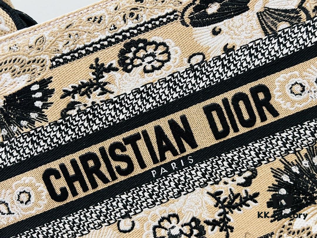 Authentic Thick Fabric Warning  ️ Small Apricot Butterfly [Book Tote]